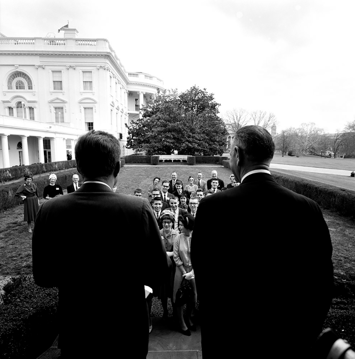 肯尼迪总统和副总统约翰逊地址STS决赛在玫瑰花园