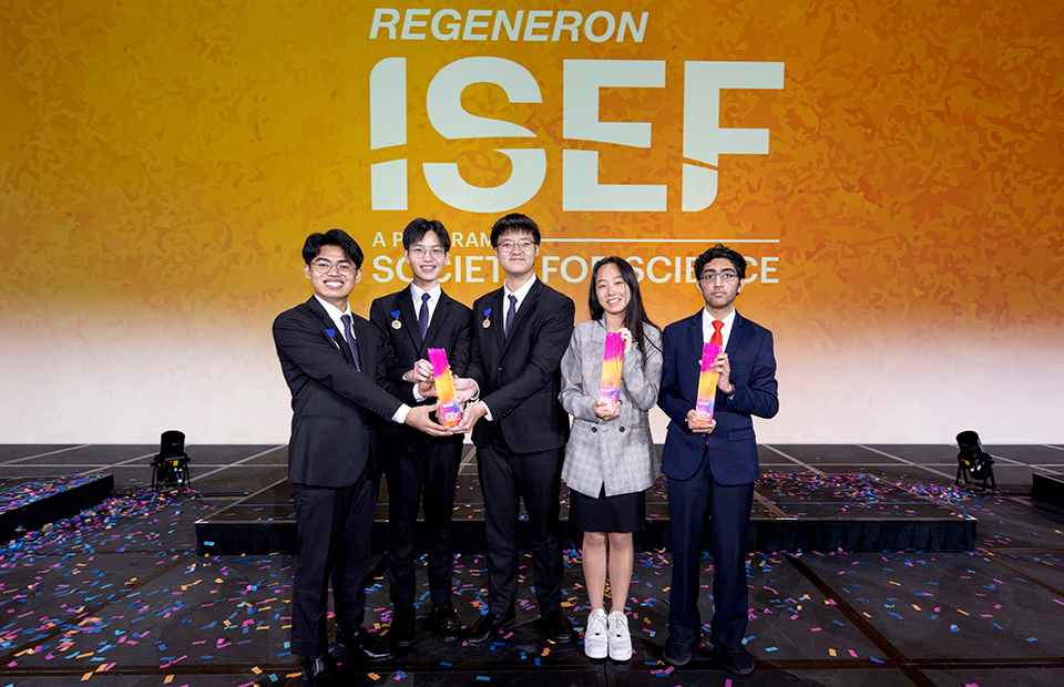 ISEF 2023大颁奖典礼-达拉斯,德克萨斯-大奖得主ISEF 2023大颁奖典礼-达拉斯,德克萨斯-凯特林王(大奖),Saathvik Kannan, Teepakorn Keawumdee, Pannathorn Siri,, Poon Trakultangmun